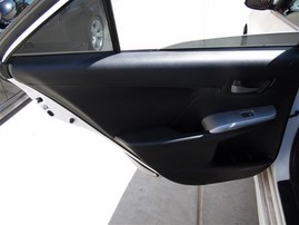 2014 TOYOTA CAMRY SE WHITE 2.5 AT Z20024